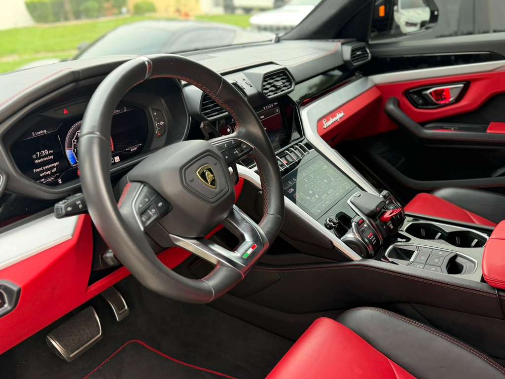 2022 Lamborghini Urus rental San Antonio